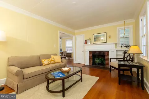 4827 16th Rd N, Arlington, VA 22207