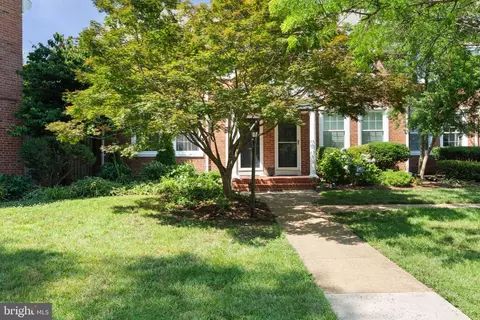 4223 36th St S, Arlington, VA 22206