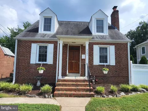 3504 14th St S, Arlington, VA 22204