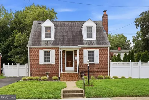 3504 14th St S, Arlington, VA 22204