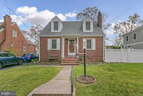 3504 14th St S, Arlington, VA 22204