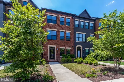 820 S Greenbrier St, Arlington, VA 22204
