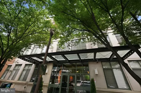 3625 10th St N #103, Arlington, VA 22201