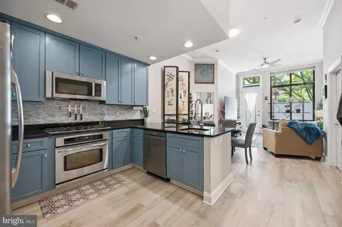 3625 10th St N #103, Arlington, VA 22201