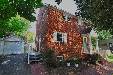 835 N Buchanan St, Arlington, VA 22203