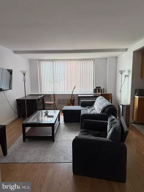 1121 Arlington Blvd #825, Arlington, VA 22209