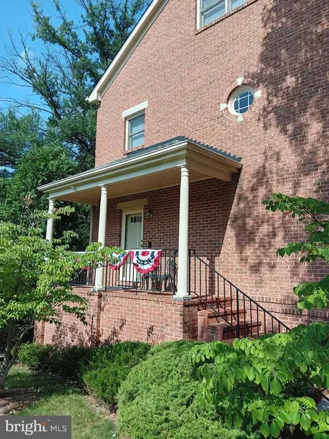 2638 Fairfax Dr, Arlington, VA 22201