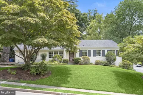 3936 36th St N, Arlington, VA 22207