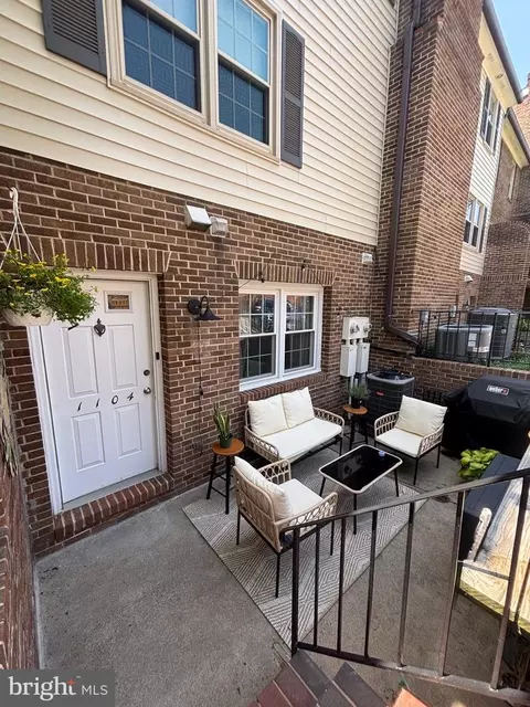 1104 N Stafford St #1, Arlington, VA 22201