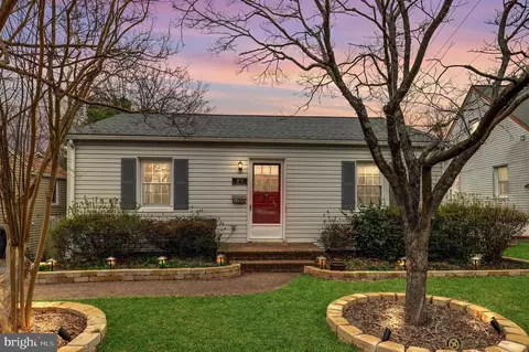 1200 N Roosevelt St, Arlington, VA 22205