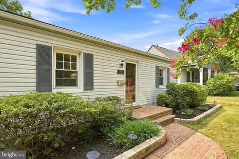 1200 N Roosevelt St, Arlington, VA 22205