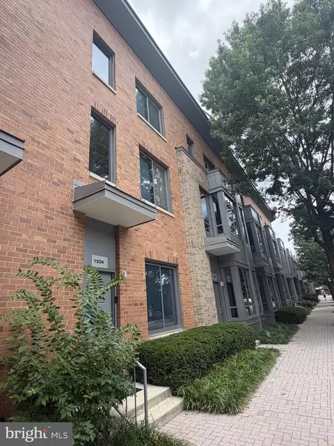 1504 N Scott St #TH-2, Arlington, VA 22209