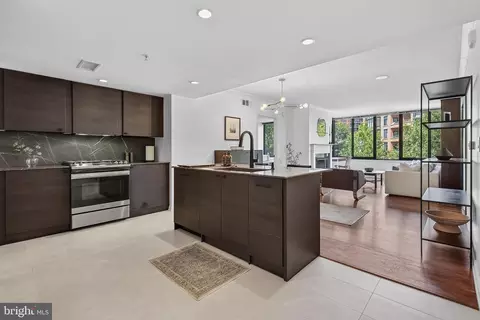2220 Fairfax Dr #406, Arlington, VA 22201