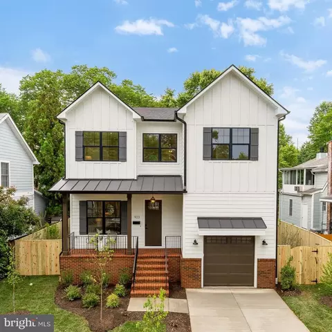 923 17th St S, Arlington, VA 22202