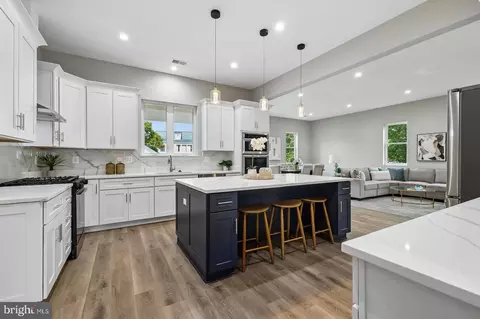 735 N George Mason Dr, Arlington, VA 22203