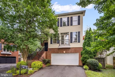 413 N Frederick St, Arlington, VA 22203