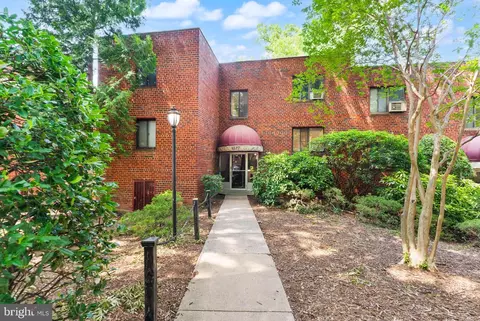 1577 N Colonial Ter #305-Y, Arlington, VA 22209