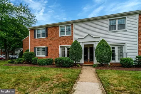 2637 S Walter Reed Dr #A, Arlington, VA 22206
