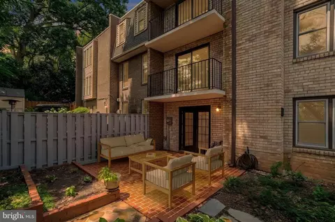 2130 Military Rd, Arlington, VA 22207