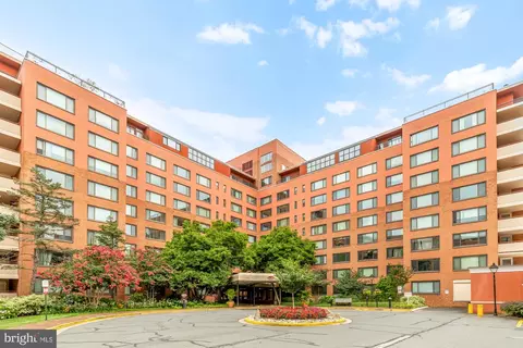 1021 Arlington Blvd #446, Arlington, VA 22209