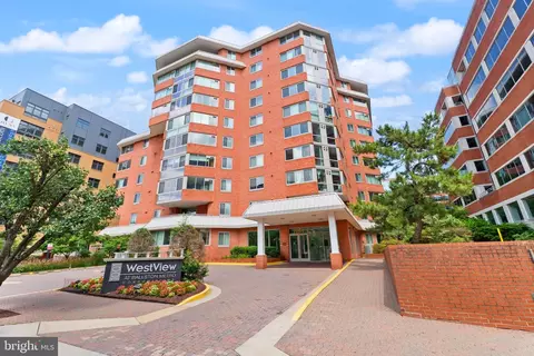 1024 N Utah St #625, Arlington, VA 22201