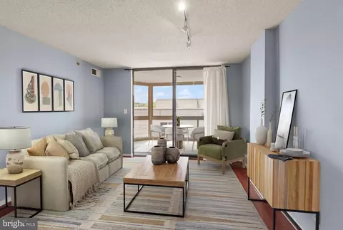1024 N Utah St #625, Arlington, VA 22201