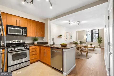 1021 Garfield St #627, Arlington, VA 22201