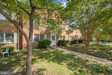2907 B 16th Rd S #2907B, Arlington, VA 22204