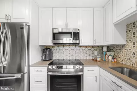 4520 36th St S #B2, Arlington, VA 22206
