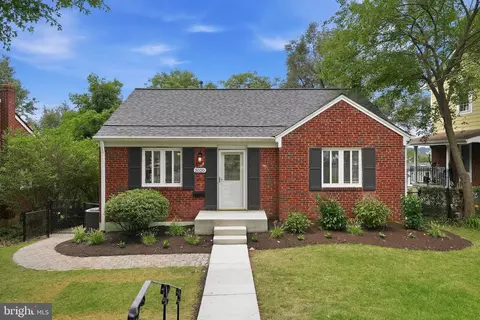 2020 S Quincy St, Arlington, VA 22204