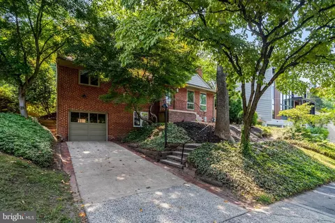 3548 Military Rd, Arlington, VA 22207