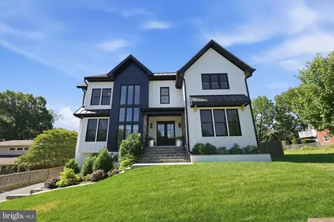 6026 Little Falls Rd, Arlington, VA 22207