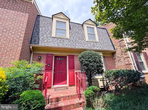 442 N Park Dr N, Arlington, VA 22203