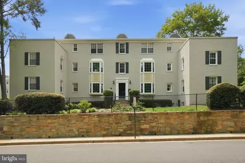 808 S Arlington Mill Dr #9-302, Arlington, VA 22204
