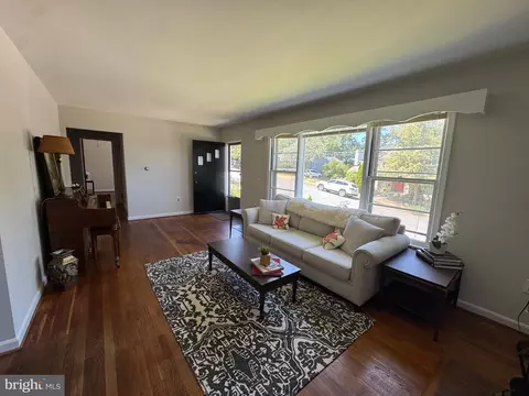 921 N Nottingham St, Arlington, VA 22205