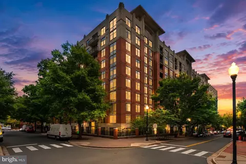 1021 N Garfield St #517, Arlington, VA 22201