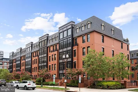 1700 Clarendon Blvd #158, Arlington, VA 22209