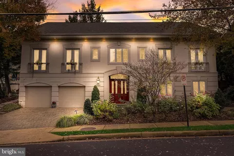 4744 34th St N, Arlington, VA 22207