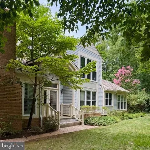 3215 N Tacoma St, Arlington, VA 22213