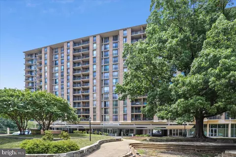 4600 S Four Mile Run Dr #307, Arlington, VA 22204