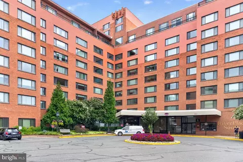 1011 Arlington Blvd #441, Arlington, VA 22209