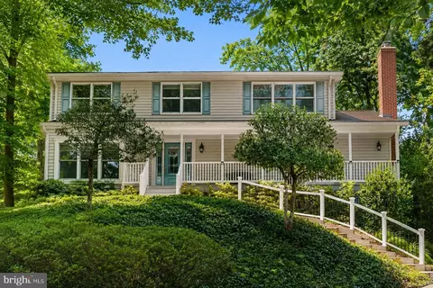 3843 30th St N, Arlington, VA 22207