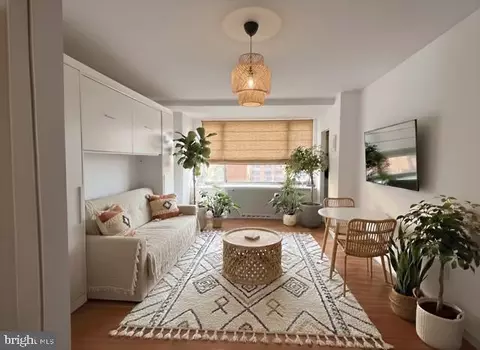 1111 Arlington Blvd #602, Arlington, VA 22209