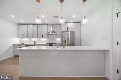 1201 N Quinn St #101, Arlington, VA 22209