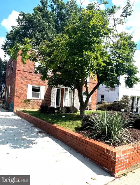 851 S Ivy St, Arlington, VA 22204