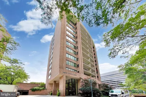 1805 Crystal Dr #1102S, Arlington, VA 22202