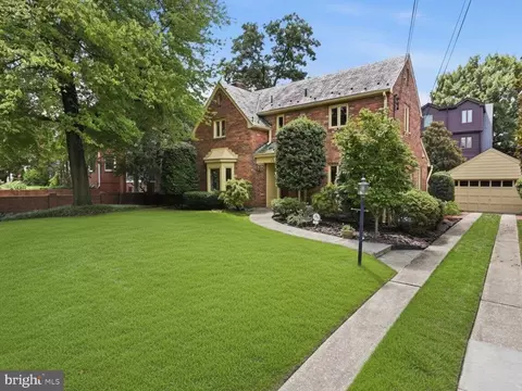 2620 Fort Scott Dr, Arlington, VA 22202
