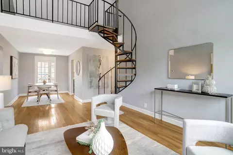3052 S Buchanan St #C1, Arlington, VA 22206