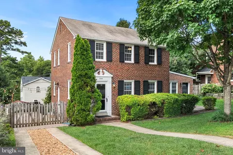 6145 12th St N, Arlington, VA 22205
