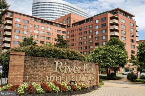 1111 Arlington Blvd #901, Arlington, VA 22209